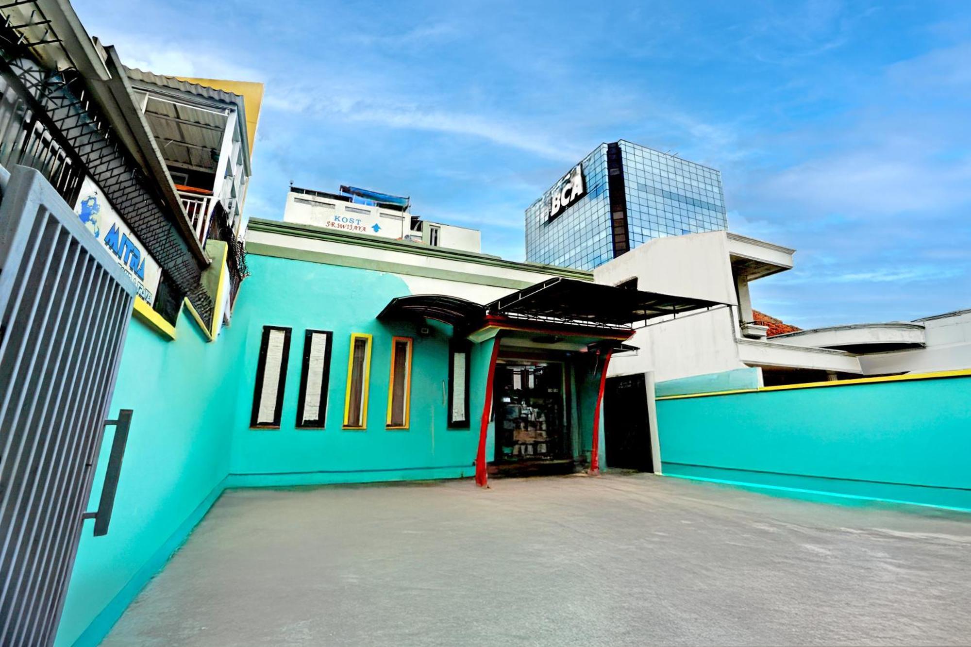 Hotel O Tegalsari Near Tunjungan Plaza Surabaya Kültér fotó